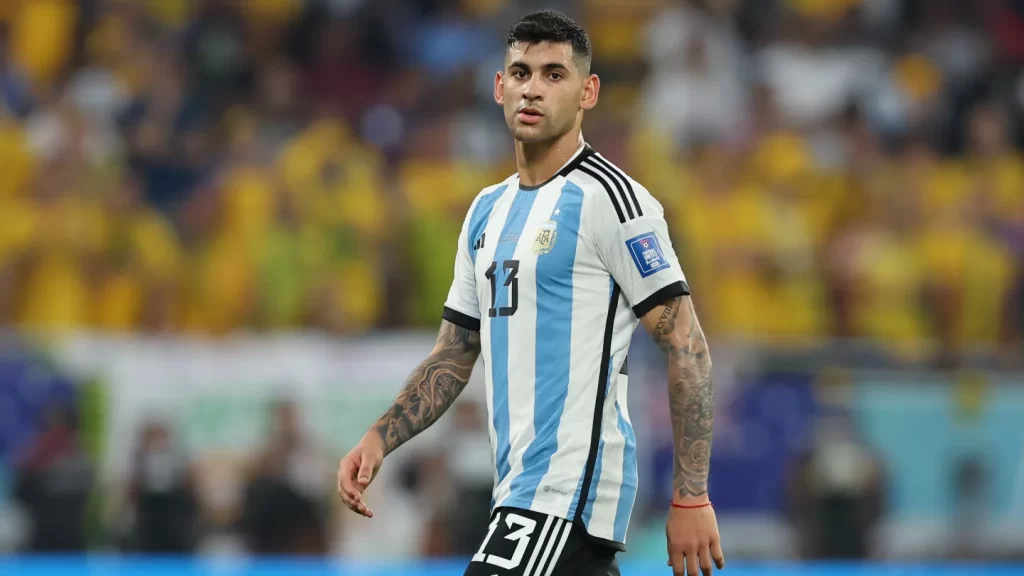Cristian Romero sở hữu chiều cao tương đối tốt với 1m86 Cristian Romero sở hữu chiều cao tương đối tốt với 1m86