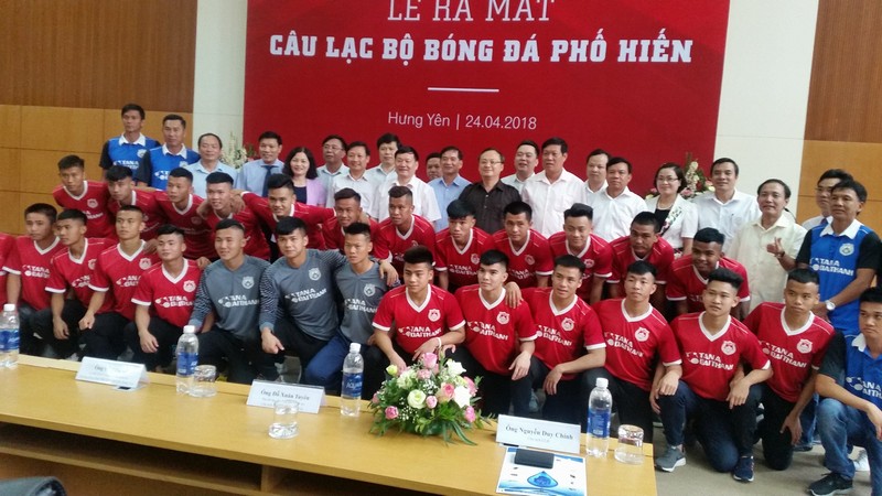 CLB Phố Hiến là đội bóng mới thành lập tại Việt Nam vài năm gần đây CLB Phố Hiến là đội bóng mới thành lập tại Việt Nam vài năm gần đây