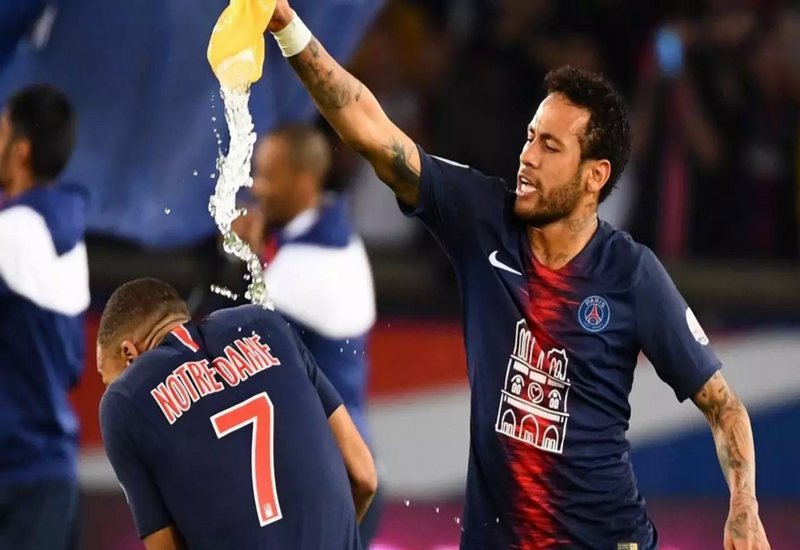 Khi Neymar ăn mừng là cả thế giới phải cười sảng khoái 9 Khi Neymar ăn mừng là cả thế giới phải cười sảng khoái