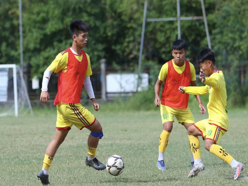 Câu lạc bộ bóng đá U-19 Sông Lam Nghệ An luôn đặt tiêu chí phát triển toàn diện cho các cầu thủ trẻ Câu lạc bộ bóng đá U-19 Sông Lam Nghệ An luôn đặt tiêu chí phát triển toàn diện cho các cầu thủ trẻ