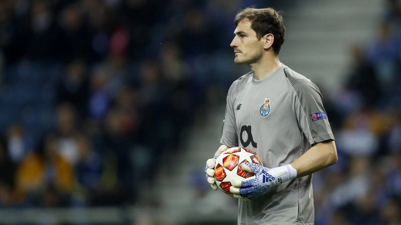 Casillas xuất sắc cho vị trí thủ môn trong đội hình Real Madrid huyền thoại Casillas xuất sắc cho vị trí thủ môn trong đội hình Real Madrid huyền thoại
