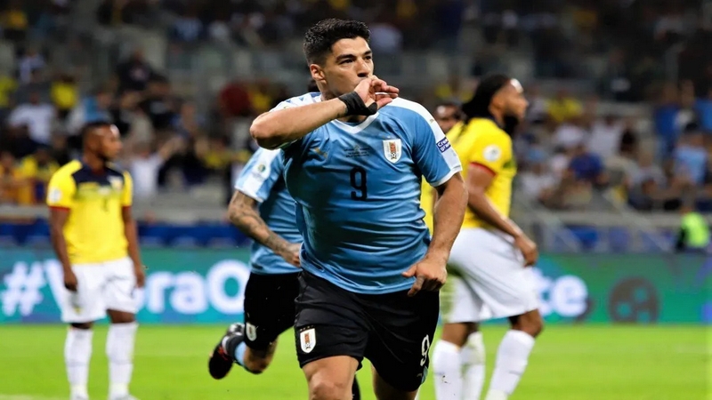 Luis Suarez chính là một cầu thủ Uruguay xuất sắc gần đây Luis Suarez chính là một cầu thủ Uruguay xuất sắc gần đây