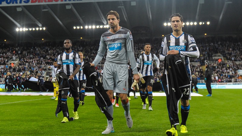Thủ môn Tim Krul đã giành một thời gian dài cho Newcastle Thủ môn Tim Krul đã giành một thời gian dài cho Newcastle