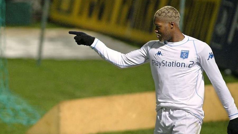 Cầu thủ Djibril Cisse từng là một chân sút thiên tài