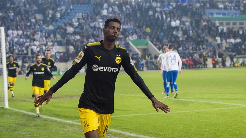 Cầu thủ Alexander Isak không phải là cái tên quá hào nhoáng khi bắt đầu sự nghiệp Cầu thủ Alexander Isak không phải là cái tên quá hào nhoáng khi bắt đầu sự nghiệp